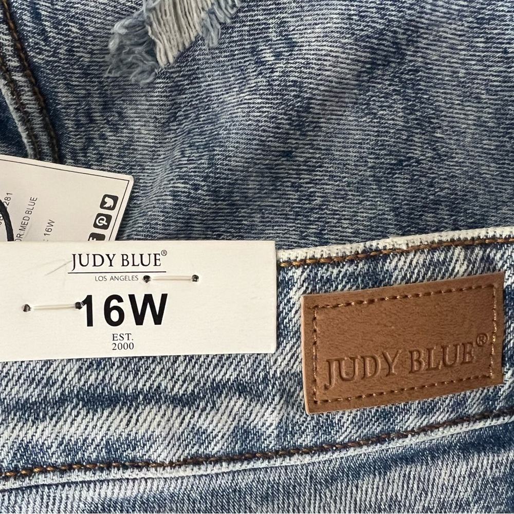Judy Blue Medium Acid Wash High Rise Boyfriend Jeans plus size 16W - Picture 11 of 12
